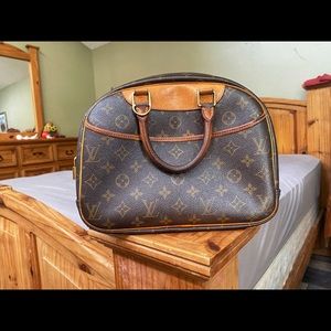 Authentic Louis Vuitton OFFERS WELCOMED